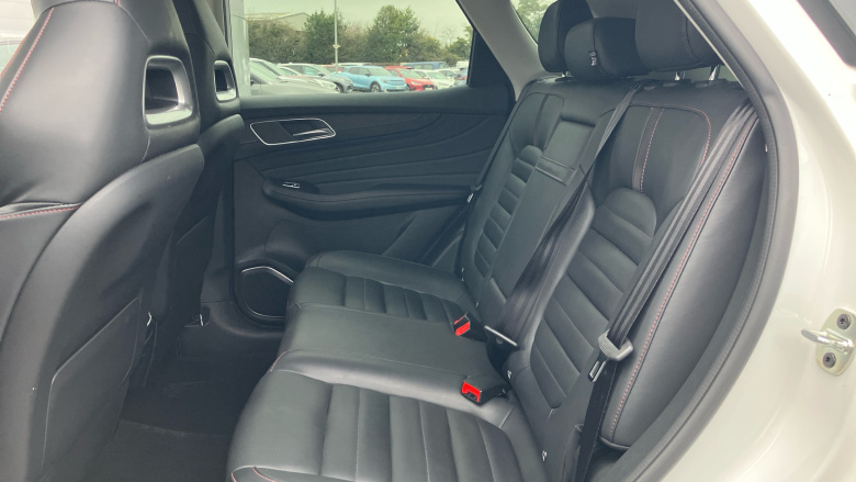 MG HS 1.5 T-GDI Trophy 5dr DCT Petrol Hatchback